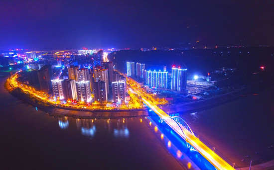 张家界市亮化工程迎来“首秀”城区灯光璀璨