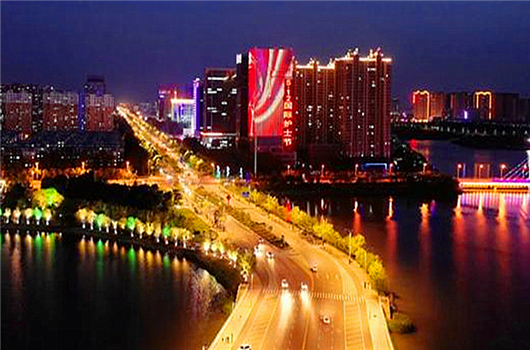 山东滨州点亮地标建筑夜景亮化致敬护士节