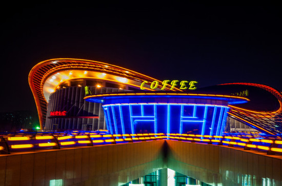 球场照明设计与体育馆亮化灯光布局技术