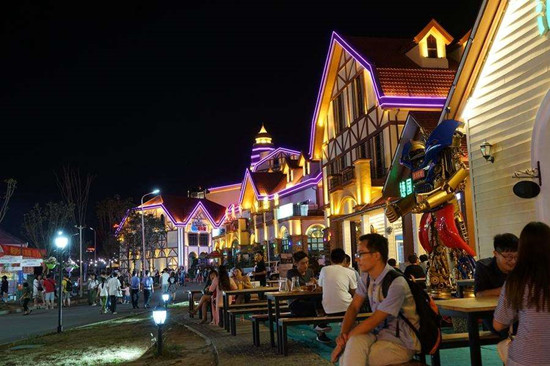 2020青岛啤酒城亮化升级2700盏LED灯具点亮夜空