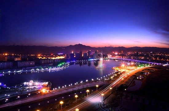 安庆市“一横一纵”提升亮化工程打造立体灯光秀